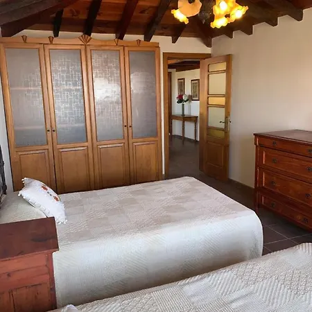 בית נופש Rural House, Quiet Environment. Pool. Jacuzzi. Free Wifi