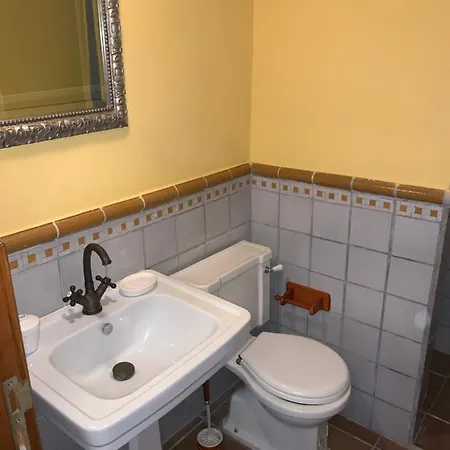 Rural House, Quiet Environment. Pool. Jacuzzi. Free Wifi בית נופש וילפלור