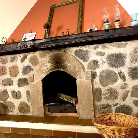 Rural House, Quiet Environment. Pool. Jacuzzi. Free Wifi 度假居 维拉弗洛尔