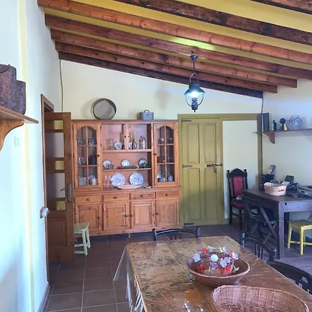 Semesterbostad Rural House, Quiet Environment. Pool. Jacuzzi. Free Wifi