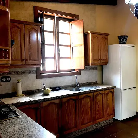 Rural House, Quiet Environment. Pool. Jacuzzi. Free Wifi