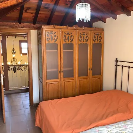 Semesterbostad Rural House, Quiet Environment. Pool. Jacuzzi. Free Wifi *