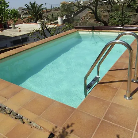 Rural House, Quiet Environment. Pool. Jacuzzi. Free Wifi 维拉弗洛尔