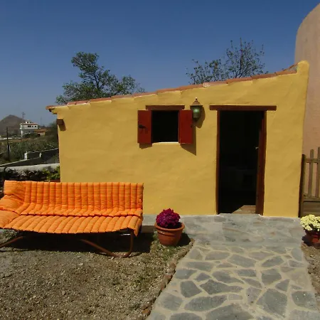 Rural House, Quiet Environment. Pool. Jacuzzi. Free Wifi Vilaflor