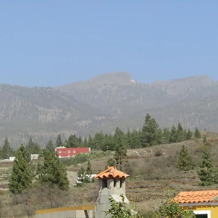 度假居 Rural House, Quiet Environment. Pool. Jacuzzi. Free Wifi 维拉弗洛尔