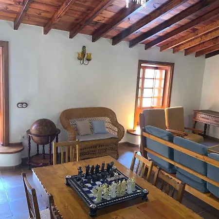 Semesterbostad Rural House, Quiet Environment. Pool. Jacuzzi. Free Wifi Vilaflor