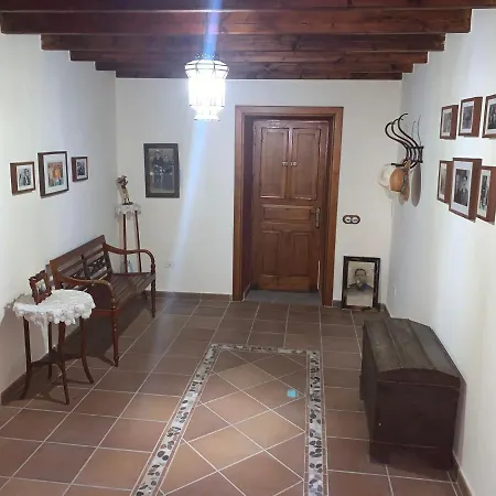 Semesterbostad Rural House, Quiet Environment. Pool. Jacuzzi. Free Wifi *