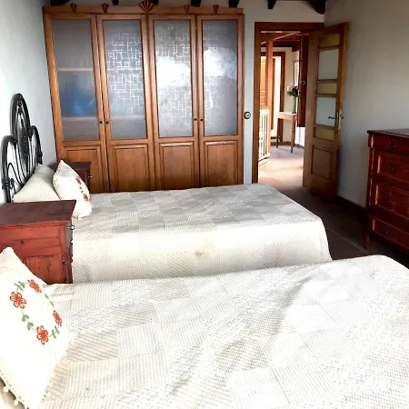 Semesterbostad Rural House, Quiet Environment. Pool. Jacuzzi. Free Wifi *