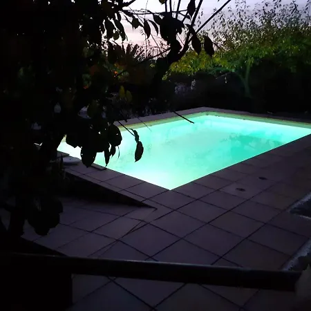 Rural House, Quiet Environment. Pool. Jacuzzi. Free Wifi Semesterbostad *