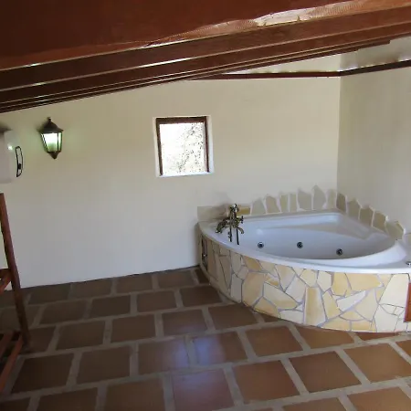 度假居 Rural House, Quiet Environment. Pool. Jacuzzi. Free Wifi